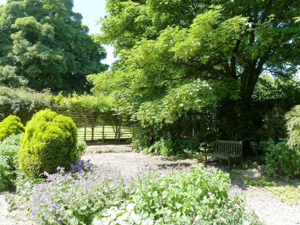 Newton House Hotel Alstonfield Dış mekan fotoğraf